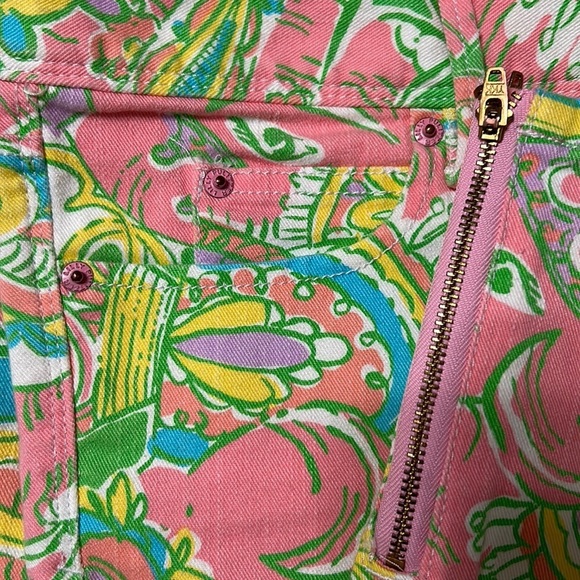 Lilly Pulitzer Skinny jeans. Style is:“Worth”, Print is: “Chin Chin”- Size 6 - Picture 2 of 9